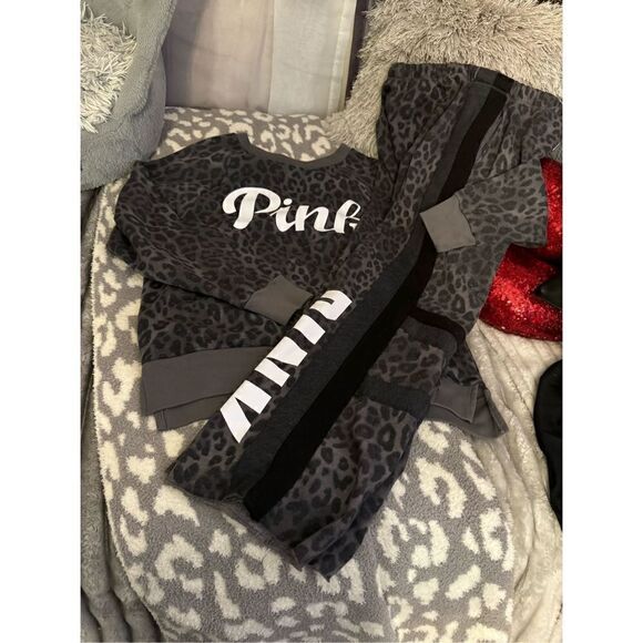 VS pink grey leopard knit sweatsuit set tracksuit- joggers & crewneck small - Picture 4 of 12